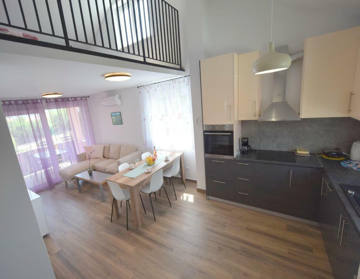 Apartments Medna Čižići Exterior foto